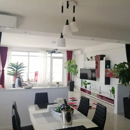 Dreamview Summerapt アパート